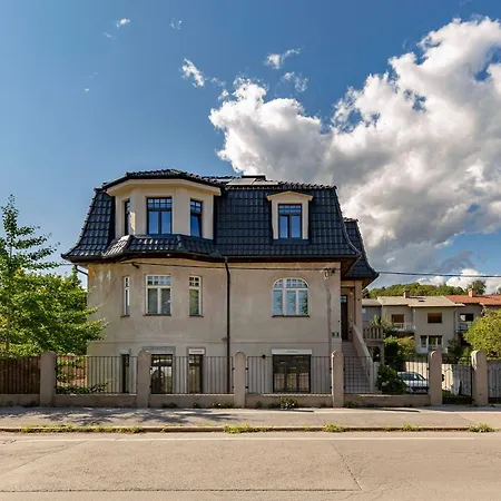 Appartamento Family Next To Tivoli Park *