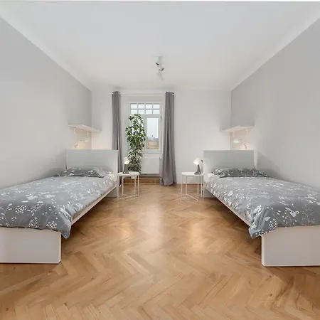 Appartement Family Next To Tivoli Park *